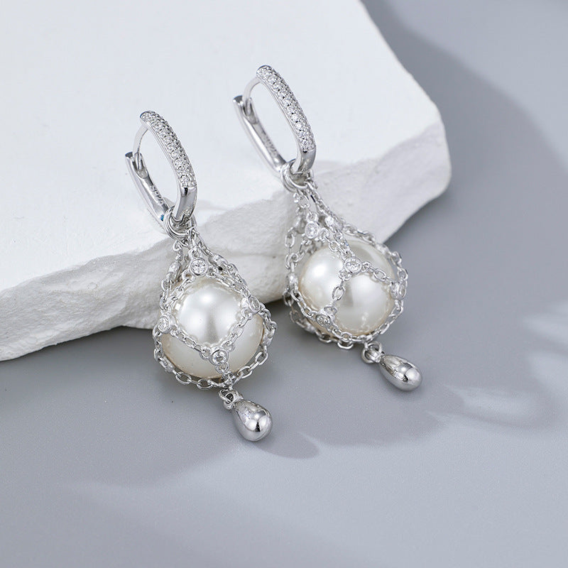 925 Sterling Silver Pearl Earrings Close-up